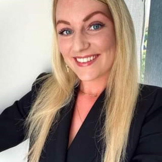 Anouk Veenstra  Notariskantoor Anna de Vries